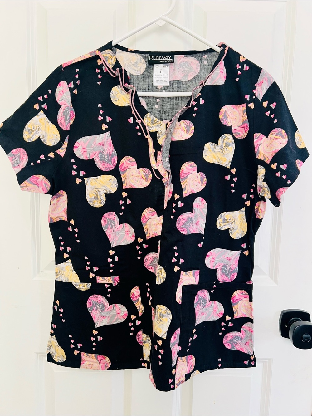 Runway by Cherokee Black Marbled Heart Print Scrub Top - Size L